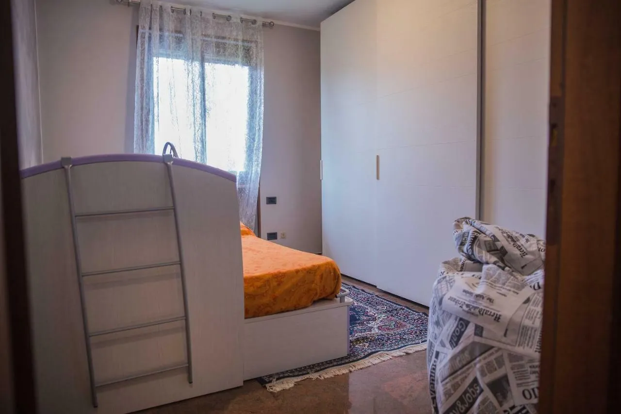 Villa Ivana ديسينسانو ديل غاردا 0*,  إيطاليا